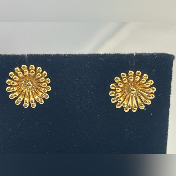 COACH Vintage Flower Gold Tone Floral Stud Earrings - Picture 5 of 10